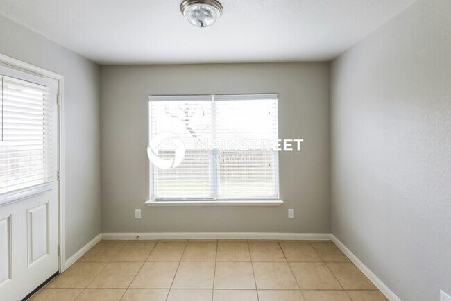 Building Photo - 3 Bedroom Pet-Friendly Home in San Antonio, TX with Main Street Renewal