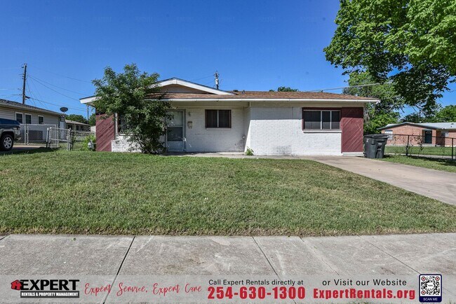 Building Photo - Home in Killeen feels like new!