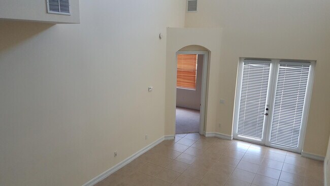 Foto del edificio - 1825 Bridgepointe Cir
