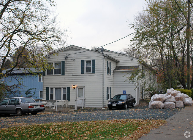 Building Photo - 300 Carlton Rd