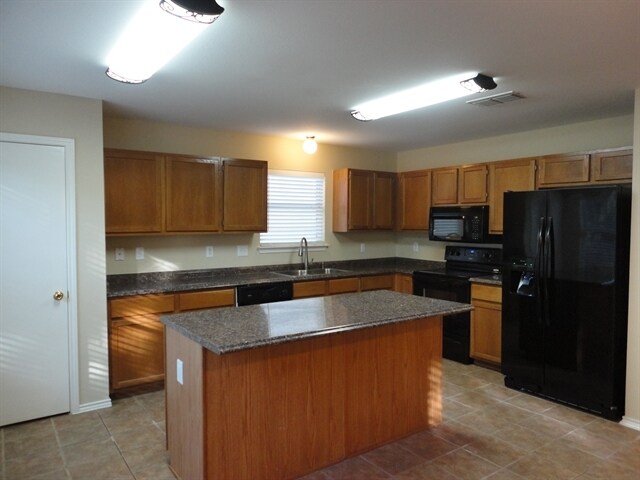 Foto del edificio - 3552 Peachtree Ln