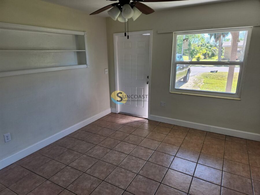 Foto principal - 27178 Adams St