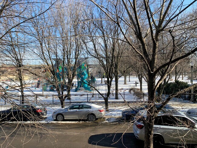 Wide Balcony Overlooking Parrk - 1740 N Marshfield Ave
