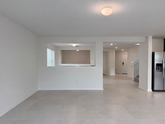 Foto del edificio - Modern Comfort Meets Style in Mariposa Manor