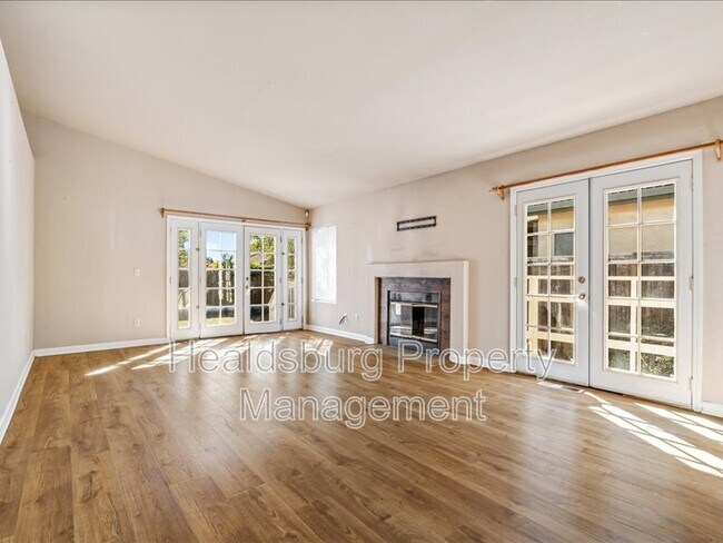 Building Photo - 210 Portofino Way