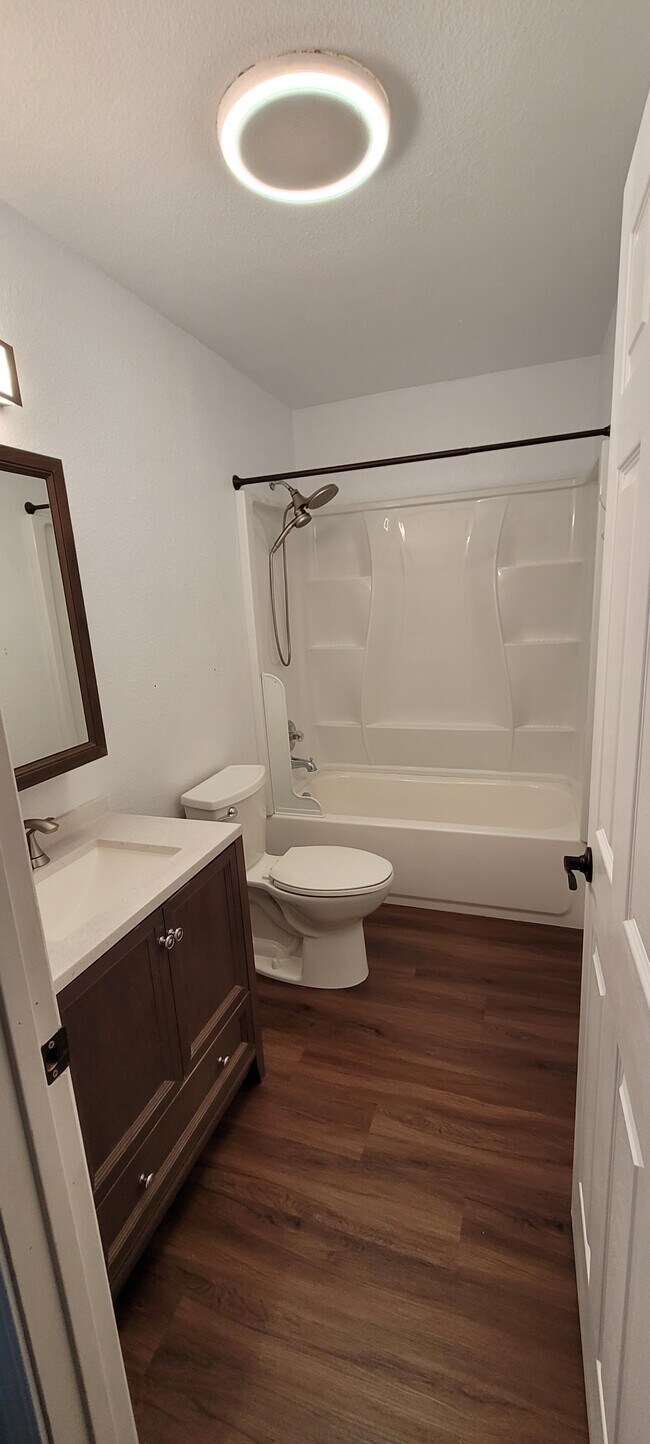 Foto del edificio - 3927 Lakehurst Cir