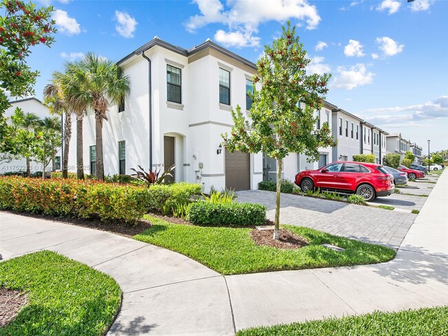 Building Photo - 2102 Appleton Cir N