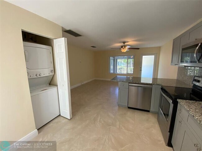 Foto del edificio - 205 NE 23rd Ave