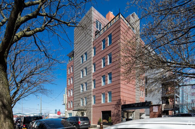 Building Photo - 75 Columbia St