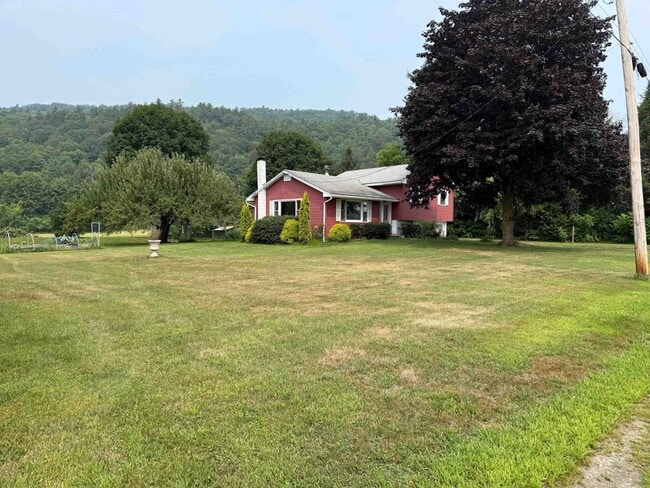 Building Photo - 646 Old Connecticut River Rd