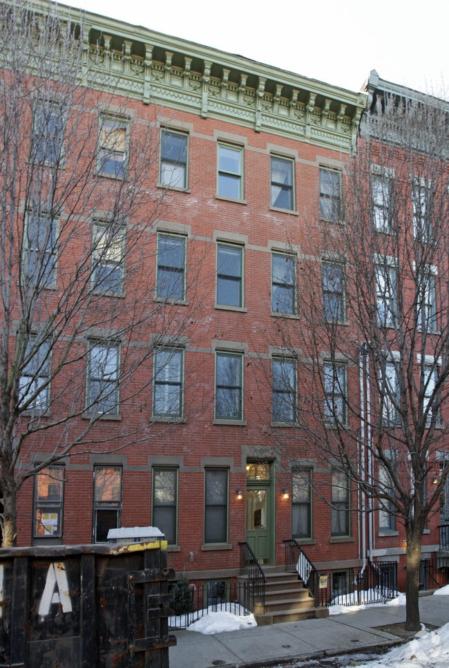 Foto principal - 231 3rd St