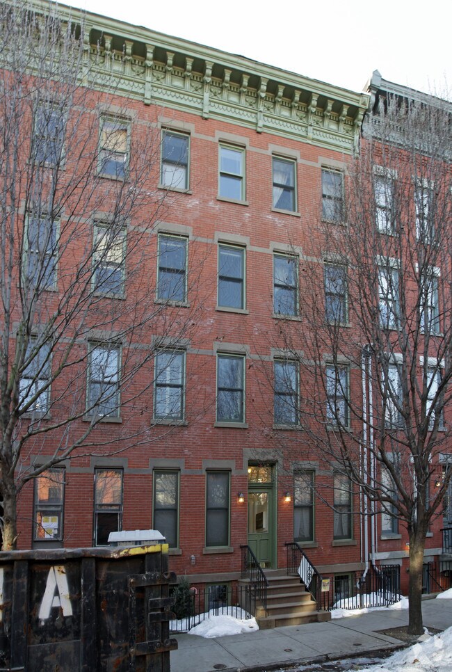 Primary Photo - 231 3rd St