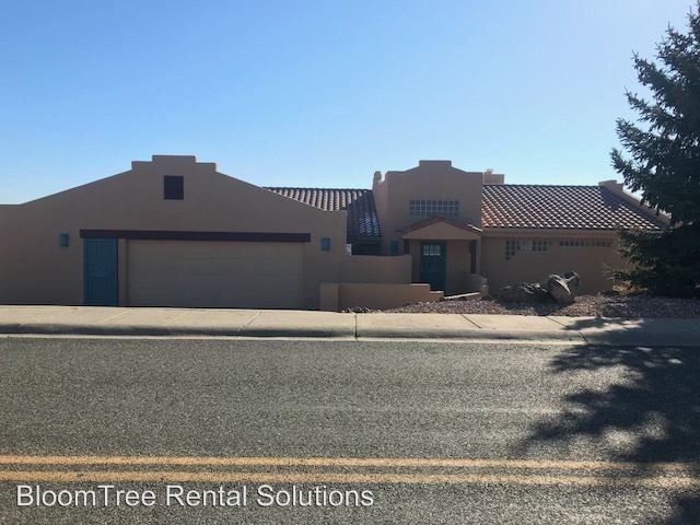 Primary Photo - 587 Yavapai Hills Dr