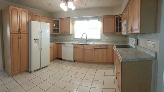 Foto del edificio - 2456 Broadvue Ave