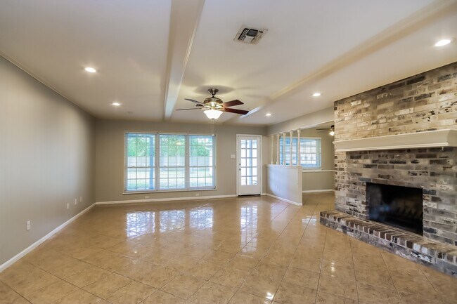 Building Photo - 26715 Westwood Dr