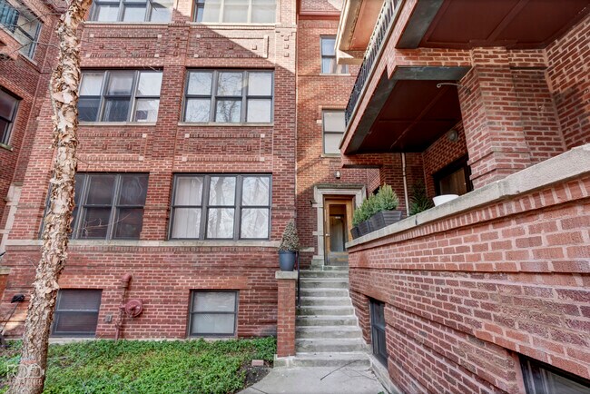 Foto del edificio - 6618 N Ashland Ave