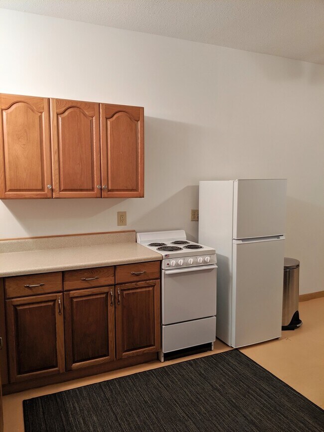 Foto del edificio - ***SCHOOL YEAR RENTAL ONLY AUG 15TH - MAY ...
