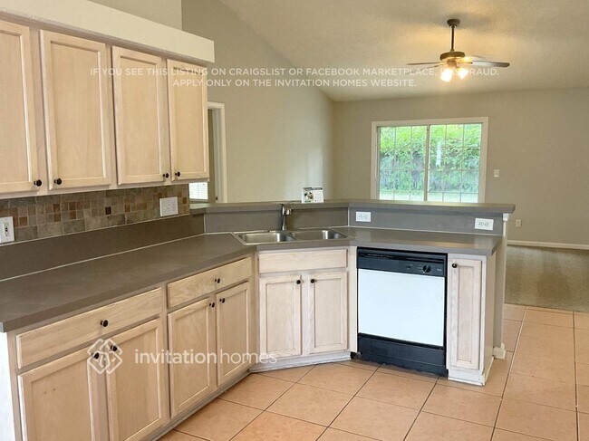 Foto del edificio - 1736 Northglen Cir