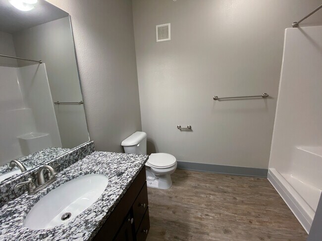 Baño - Mortensen Heights