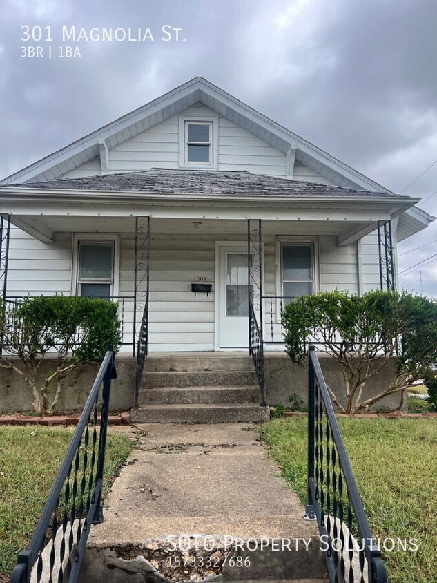 Primary Photo - 301 Magnolia St