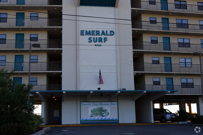 Foto del edificio - Emerald Surf