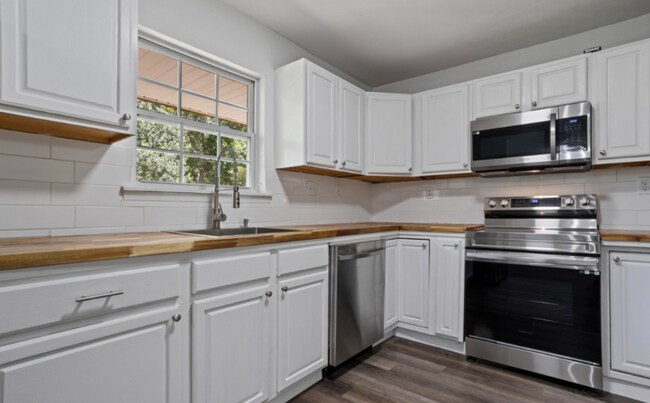 Building Photo - 4358 Coral St