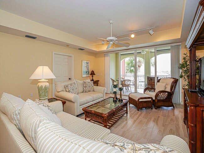 Foto del edificio - 5225 E Harbor Village Dr