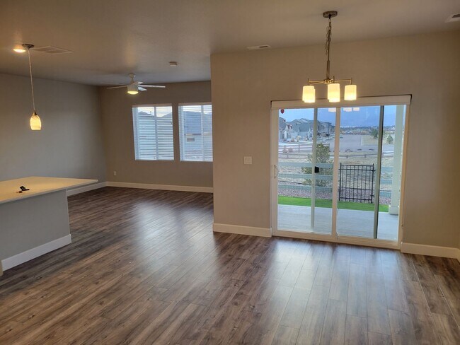 Foto del edificio - 6309 Moor Grass Hts