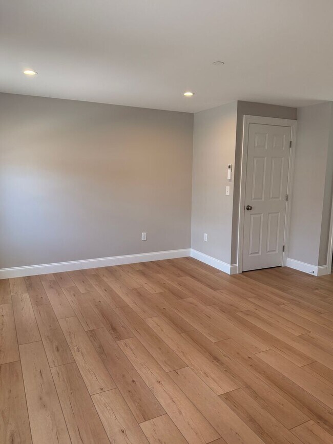 Foto del edificio - Brand New spacious Studio available in a great location.