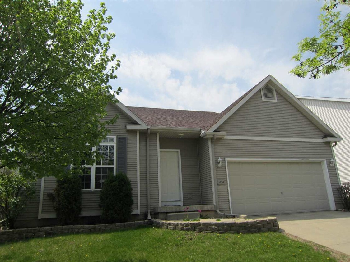 Primary Photo - 1230 Dayflower Dr