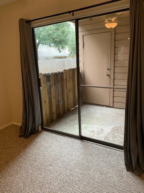 Foto del edificio - 7122 Premont Dr