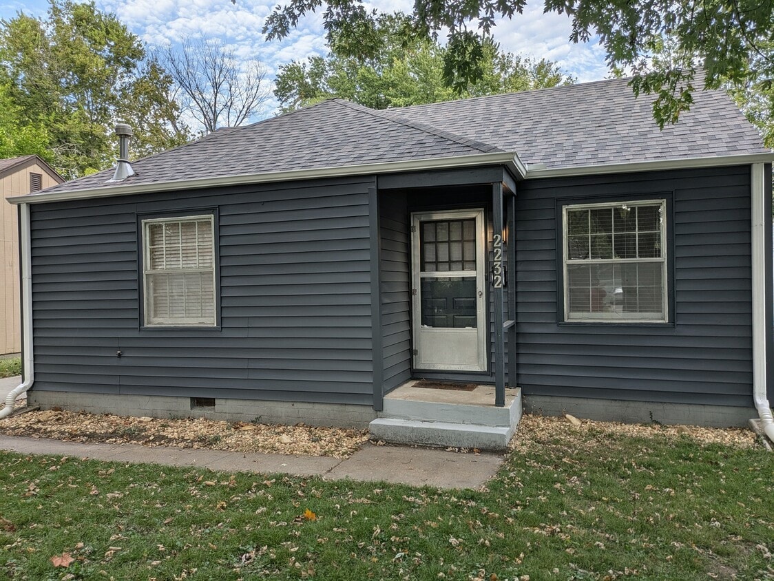 Foto principal - 2232 SW Plass Ave