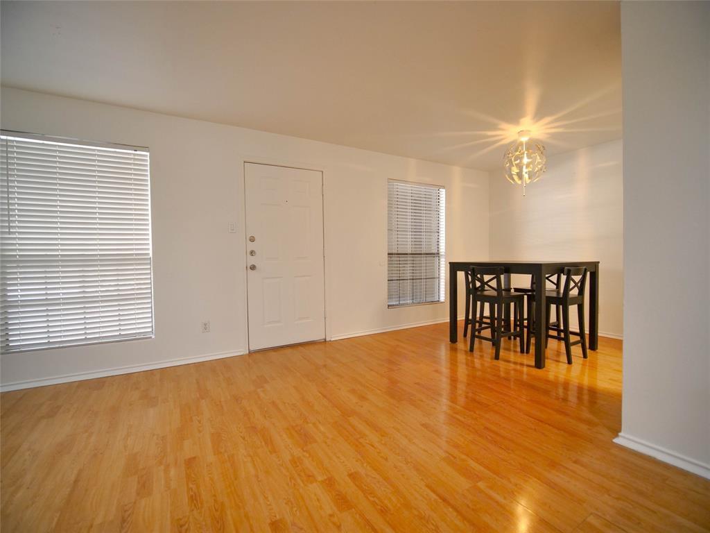 Primary Photo - 2401 Leon St