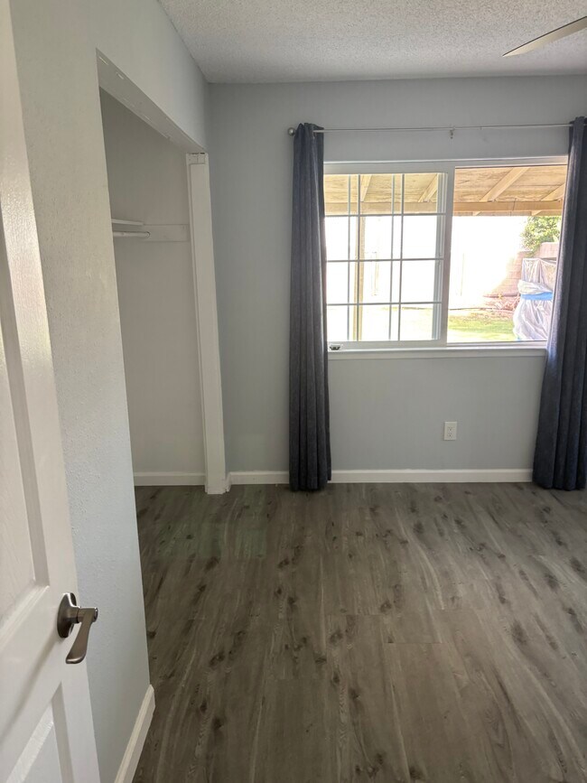 Foto del edificio - 23941 Landisview Ave