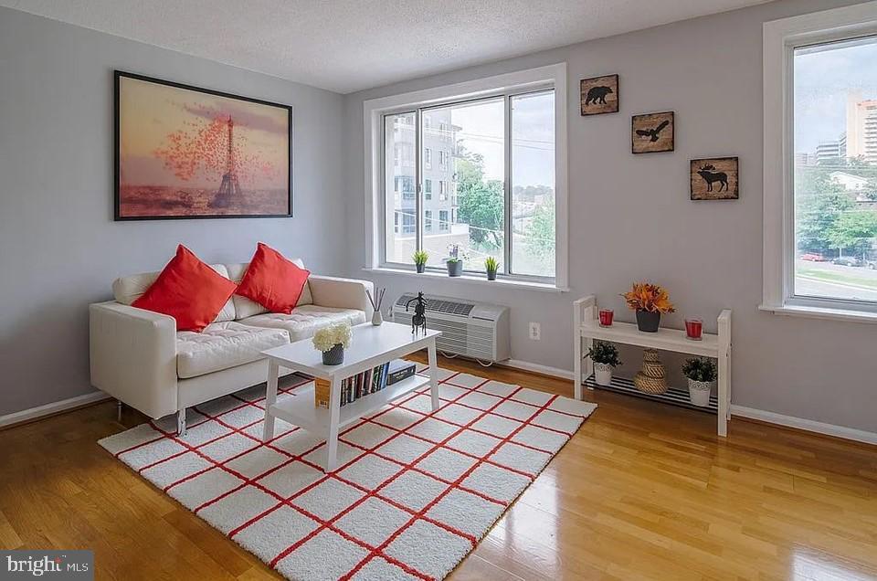 Foto principal - 1730 Arlington Blvd