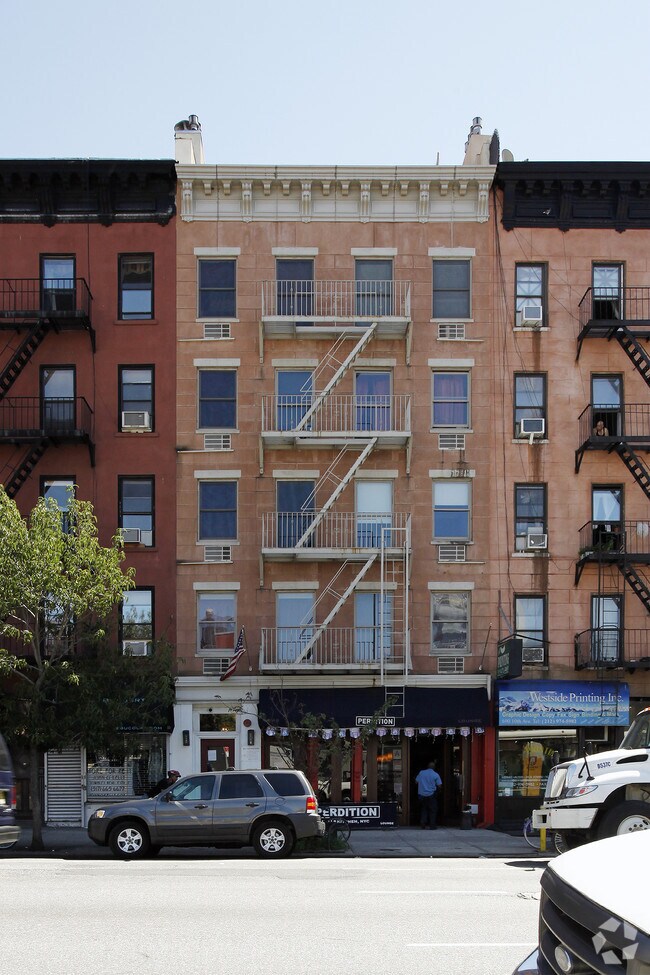 Building Photo - 692 Tenth Ave
