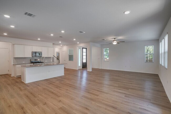 Building Photo - 1109 Winnie Dr