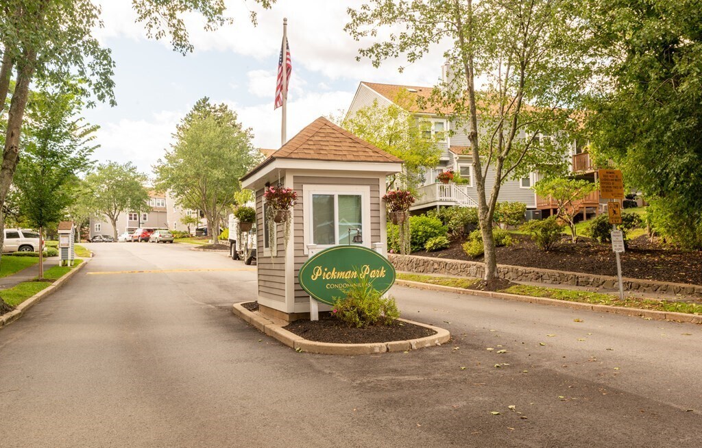 Foto del edificio - 3 Dewey Dr