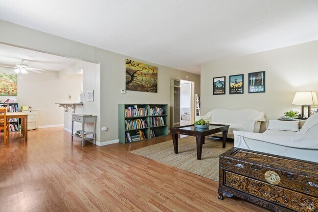 Foto del edificio - Single Story Benicia Duplex!