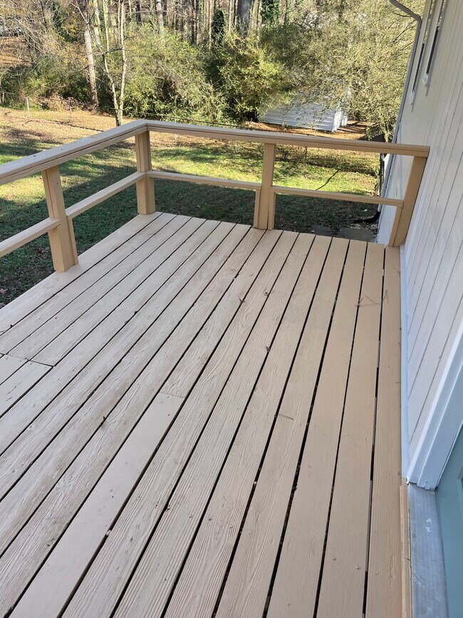 Deck - 910 Concord Rd SW