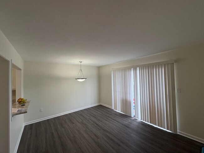 Foto del edificio - For Rent