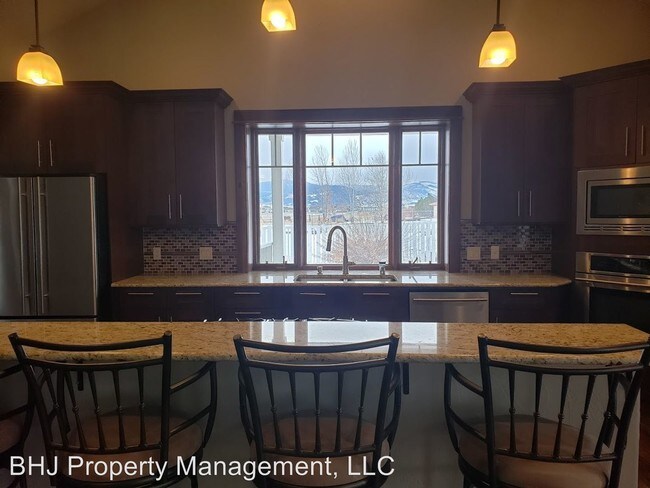 Building Photo - 4 br, 2.5 bath House - 200 Trail Drive