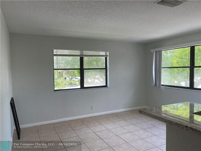 Foto del edificio - 11620 NW 26th Ct