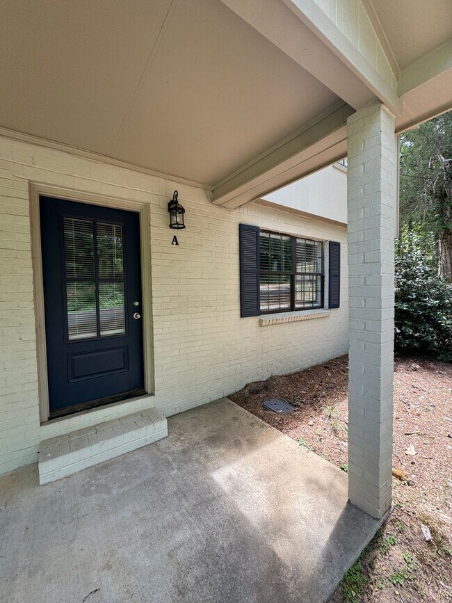 Building Photo - 707 McLarty Rd