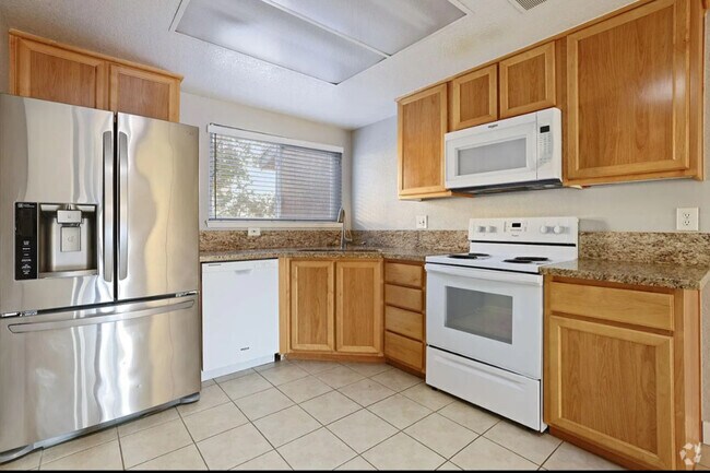 Building Photo - 552 Pirinen Ln