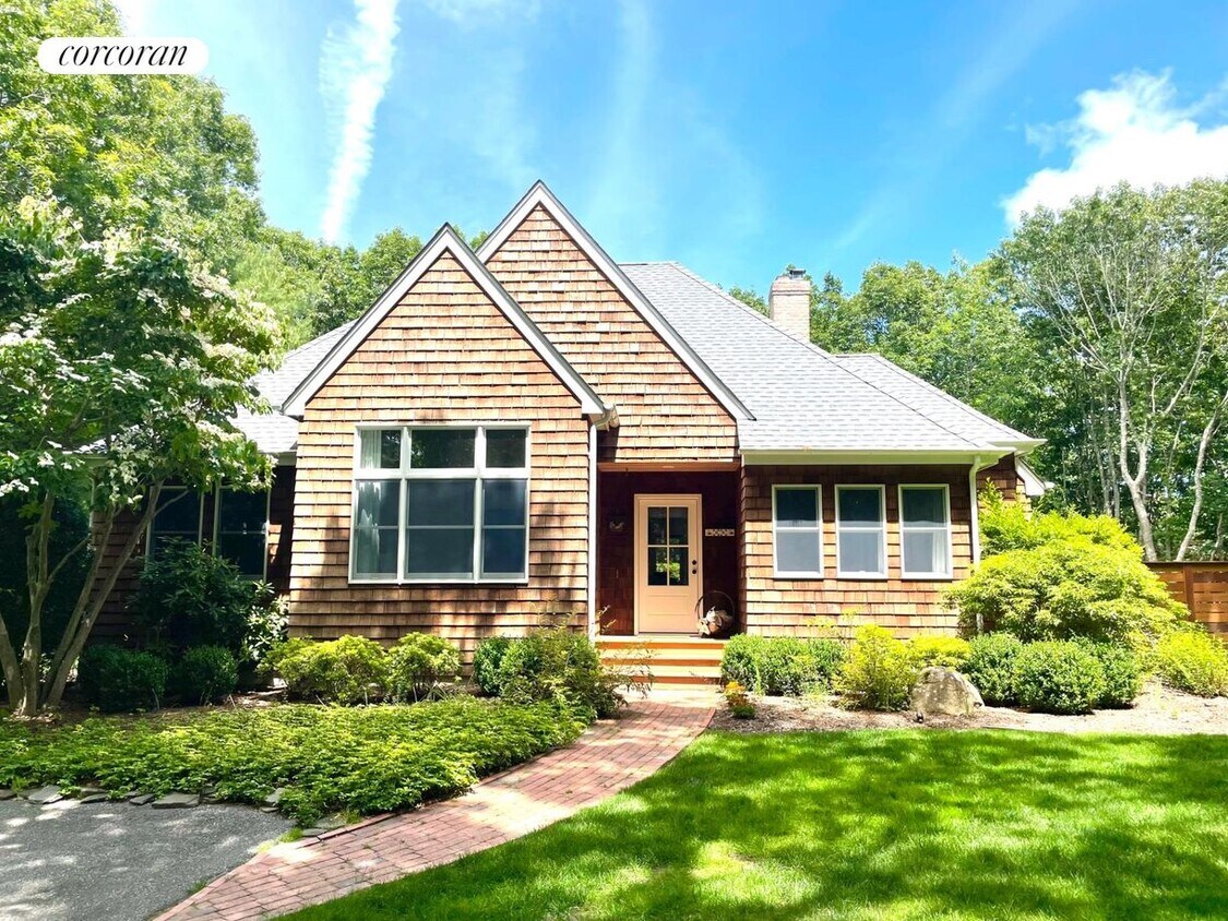 28 Eastview Ct, Sag Harbor, NY 11963 House for Rent in Sag Harbor, NY