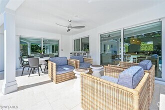 Building Photo - 646 Park Shore Dr