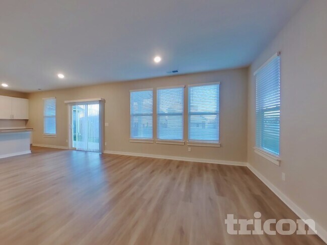 Foto del edificio - 427 Wind Dance Dr