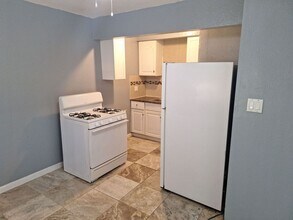 Building Photo - 2416 Kentucky St