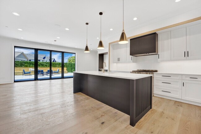 Foto del edificio - 4920 N Lincoln Ave
